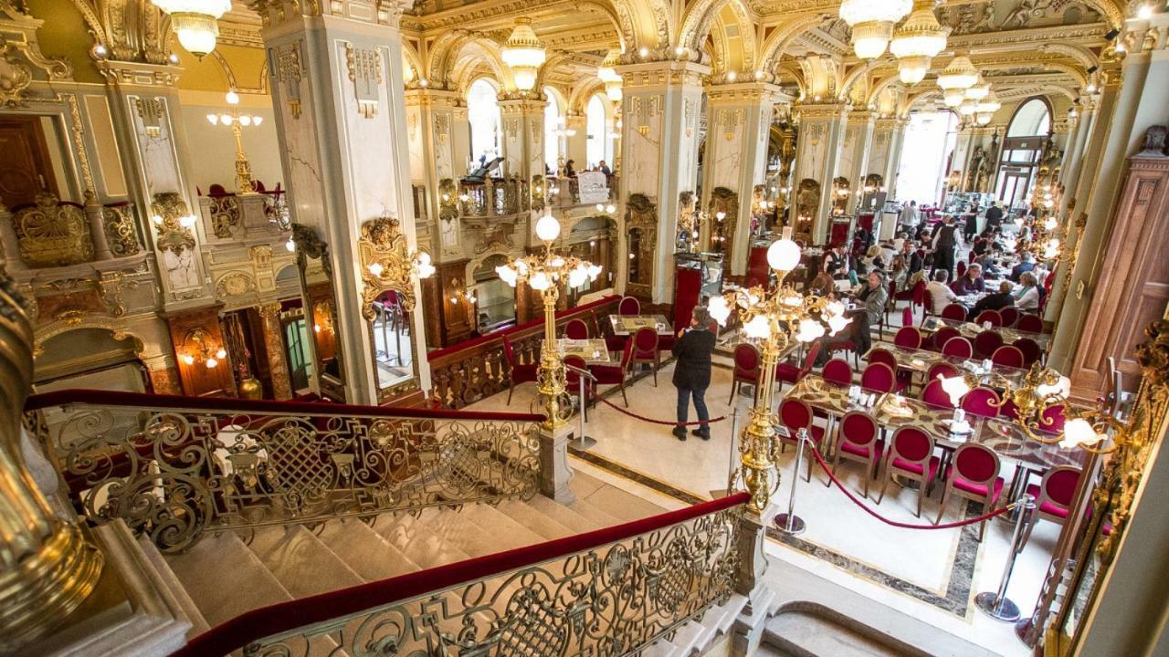Andrassy Boulevard Budapest Exteriör bild